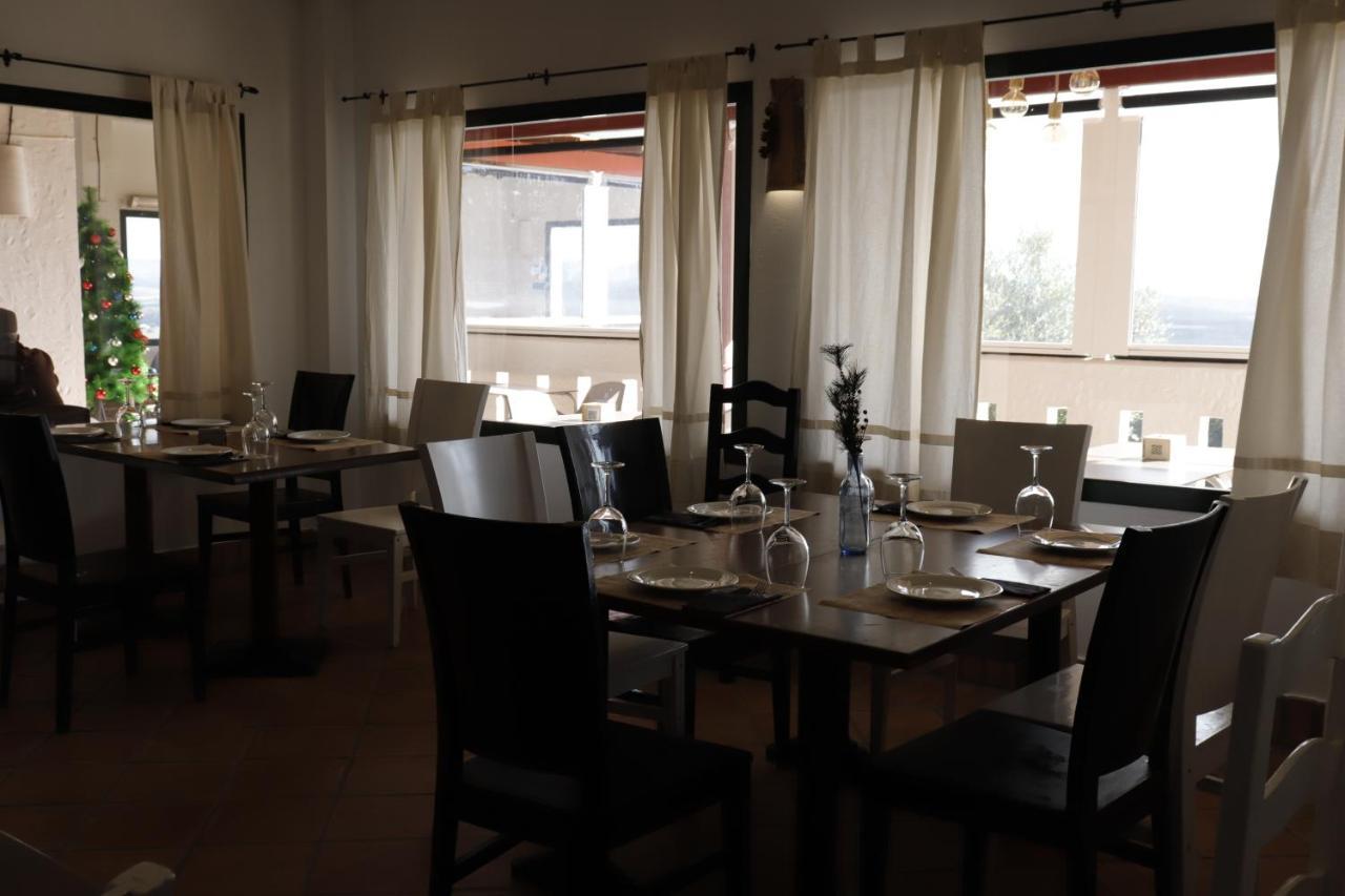 Hostal Restaurante Benalup Golf Eksteriør billede